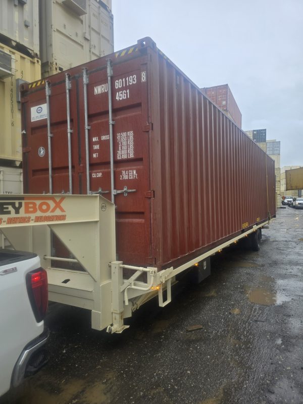 40FT HIGH CUBE LIKE NEW 2 YEAR OLD